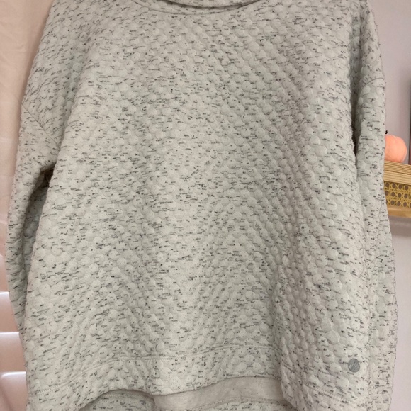 Turtleneck sweater . Size medium . - Picture 2 of 4